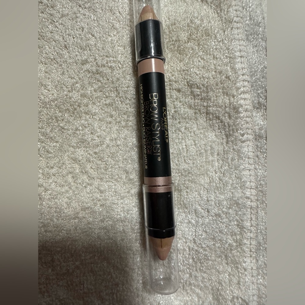 L'Oréal Paris Brow Raiser, Brow Highlighter - 5 for $25 for items marked with ⭐